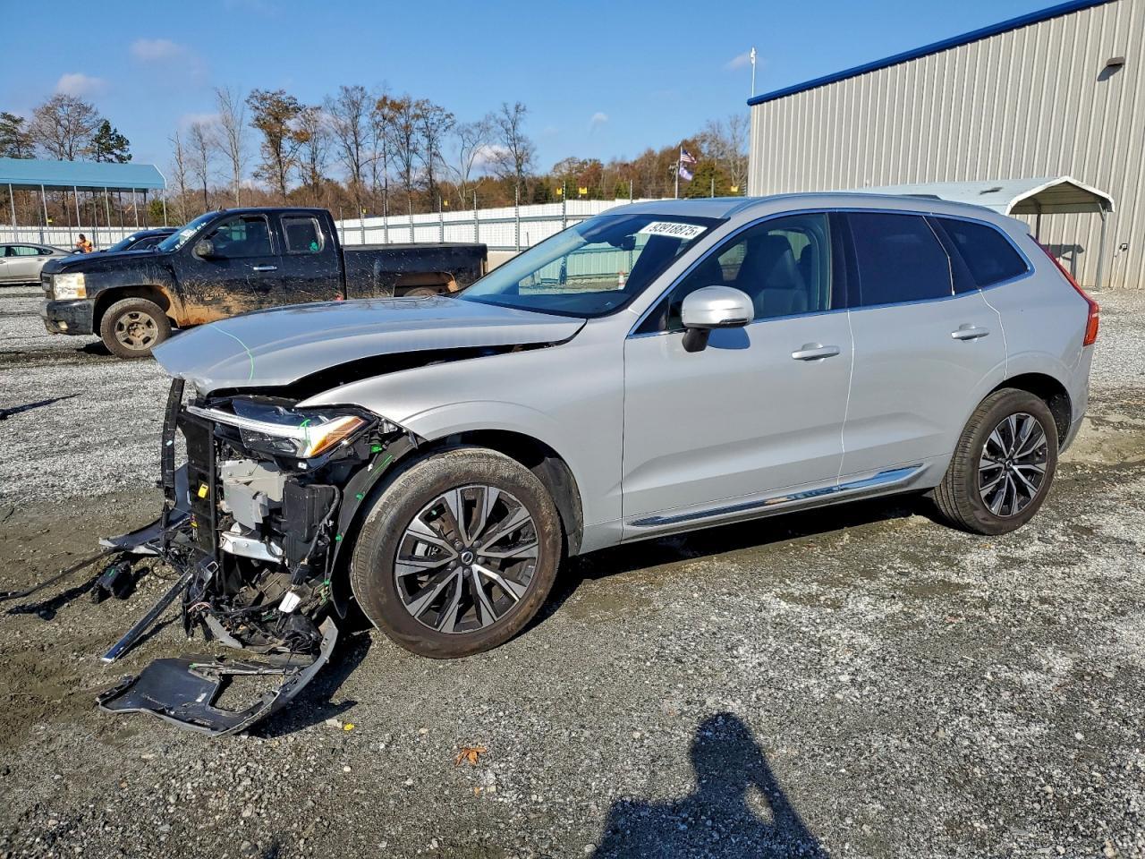 2023 VOLVO XC60