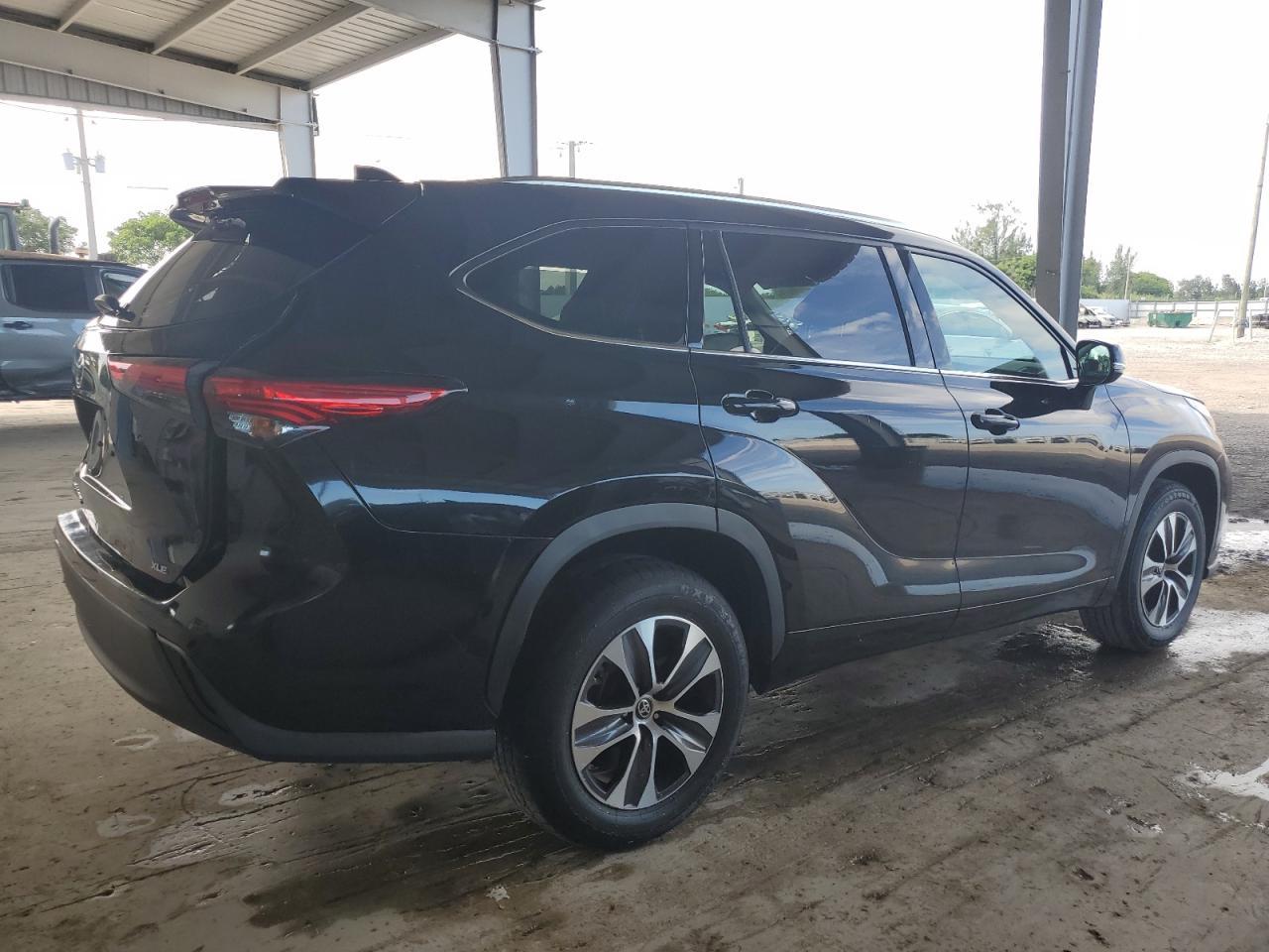 2021 TOYOTA HIGHLANDER