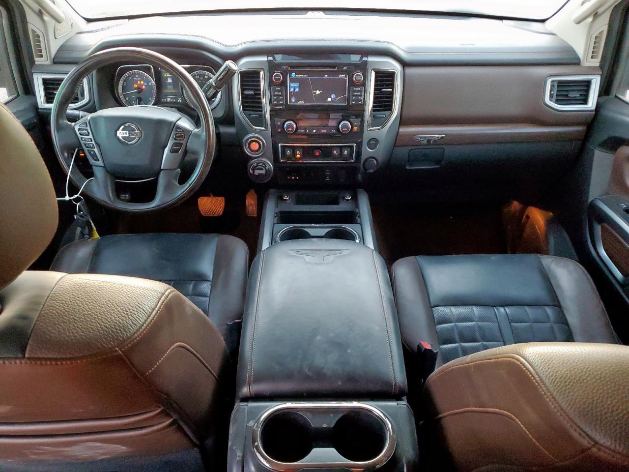 2017 NISSAN Titan