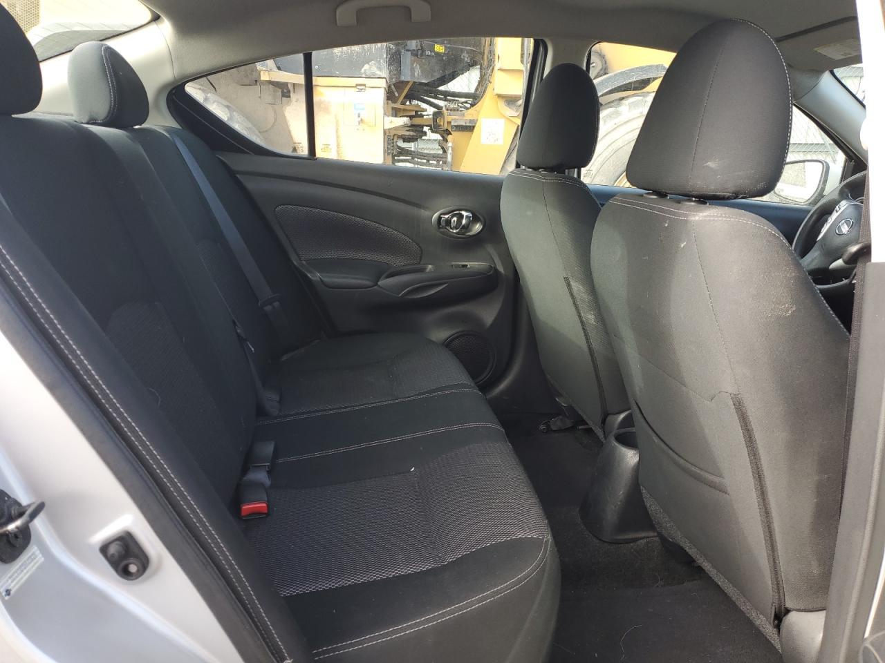 2017 NISSAN VERSA