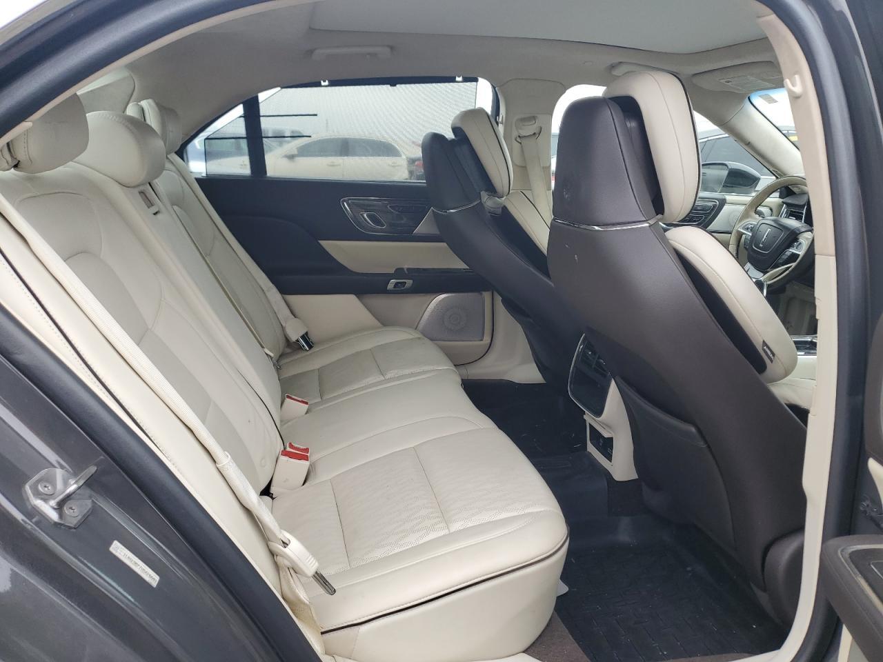 2017 LINCOLN Continental