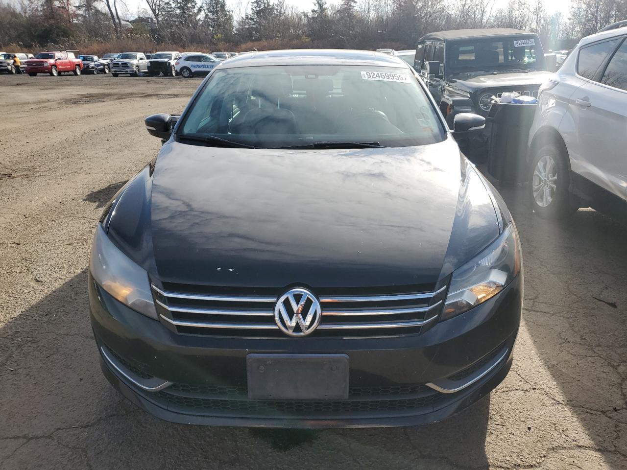 2014 VOLKSWAGEN Passat