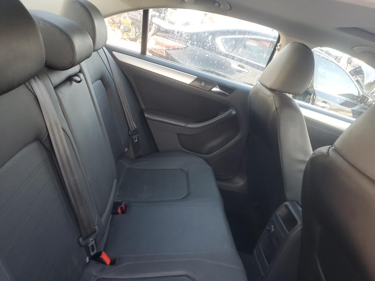 2011 VOLKSWAGEN JETTA