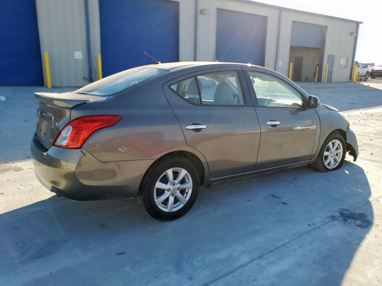 2014 NISSAN VERSA