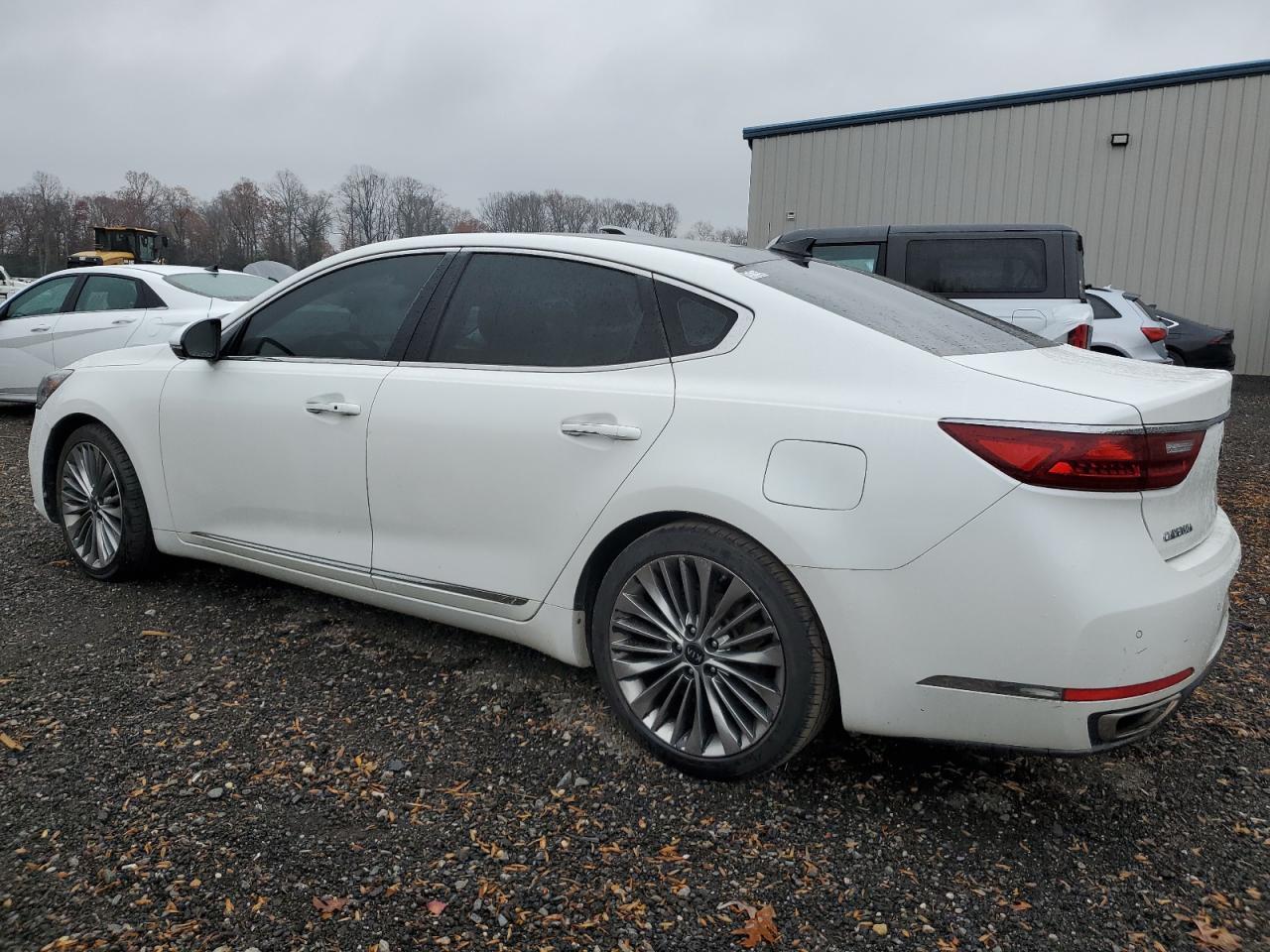 2019 KIA Cadenza