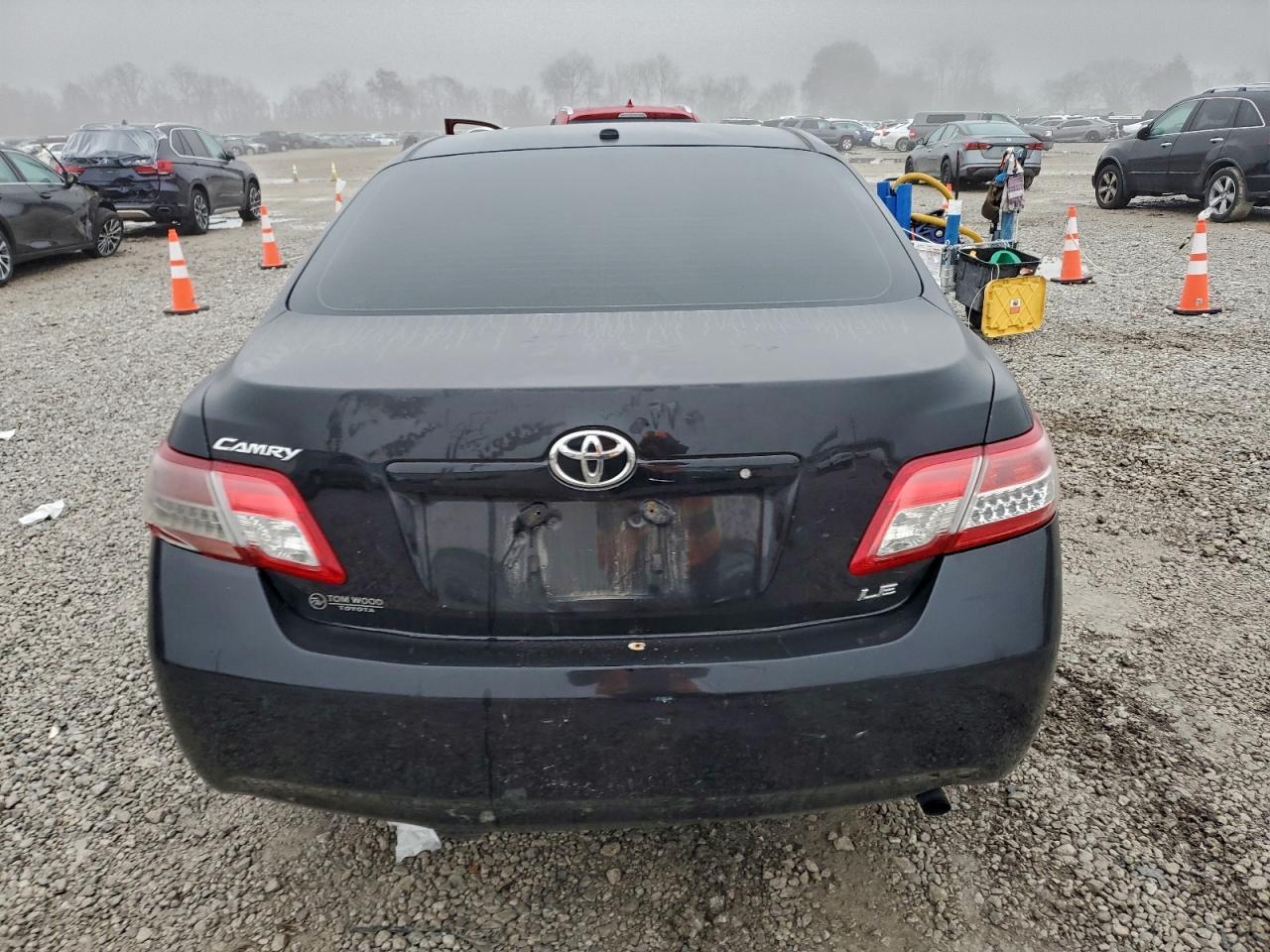 2011 TOYOTA CAMRY