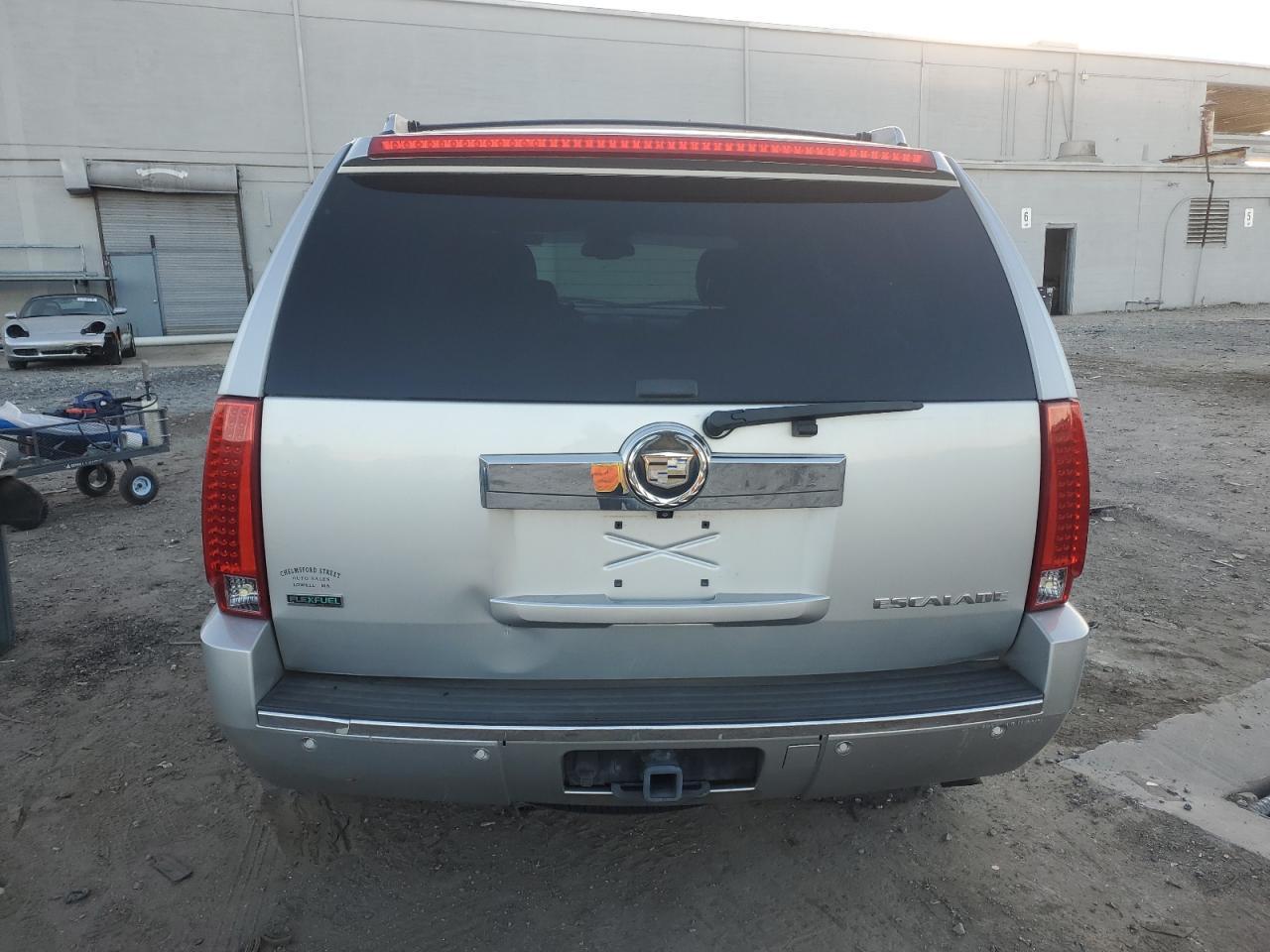 2011 CADILLAC ESCALADE