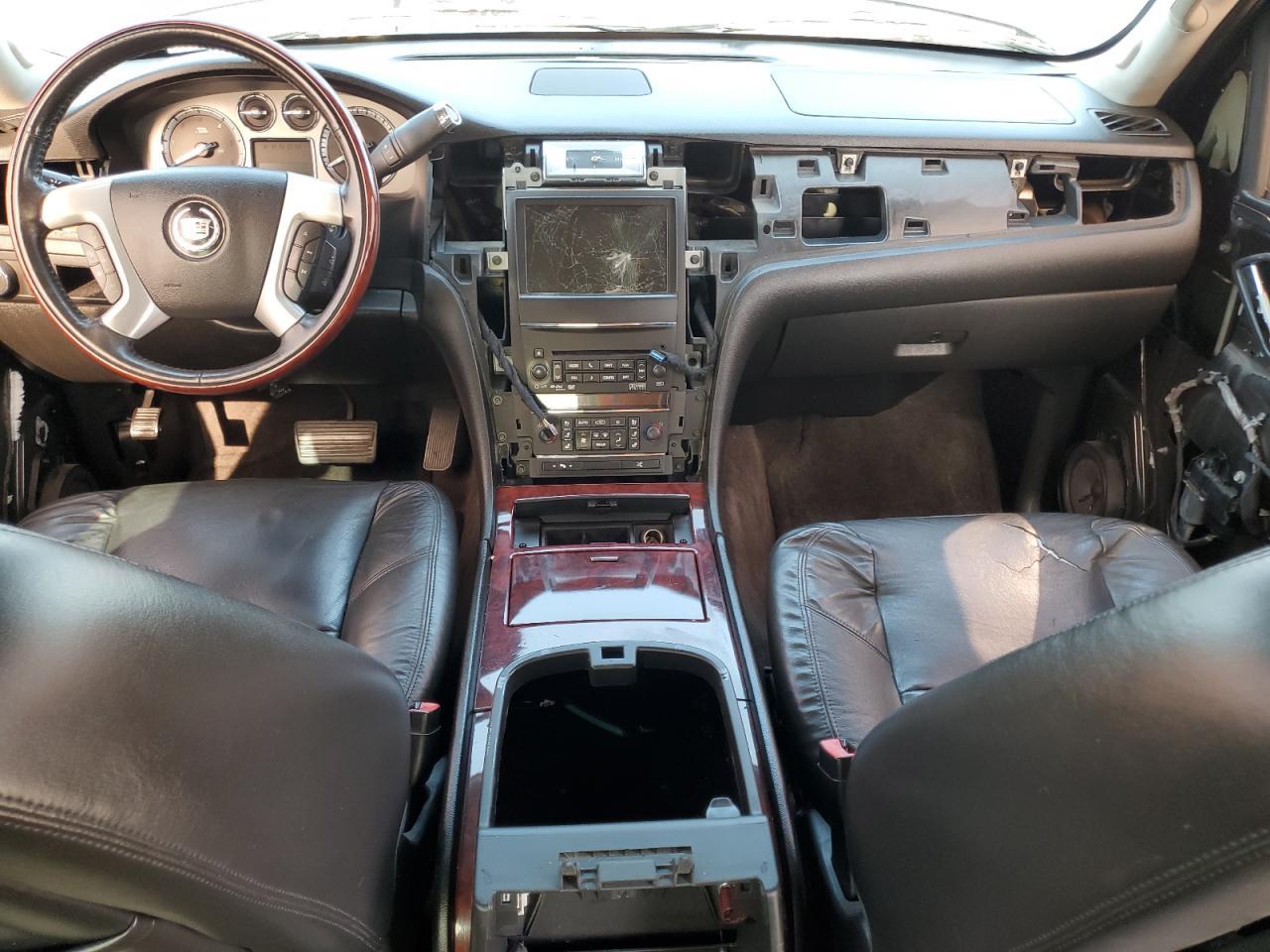 2011 CADILLAC ESCALADE