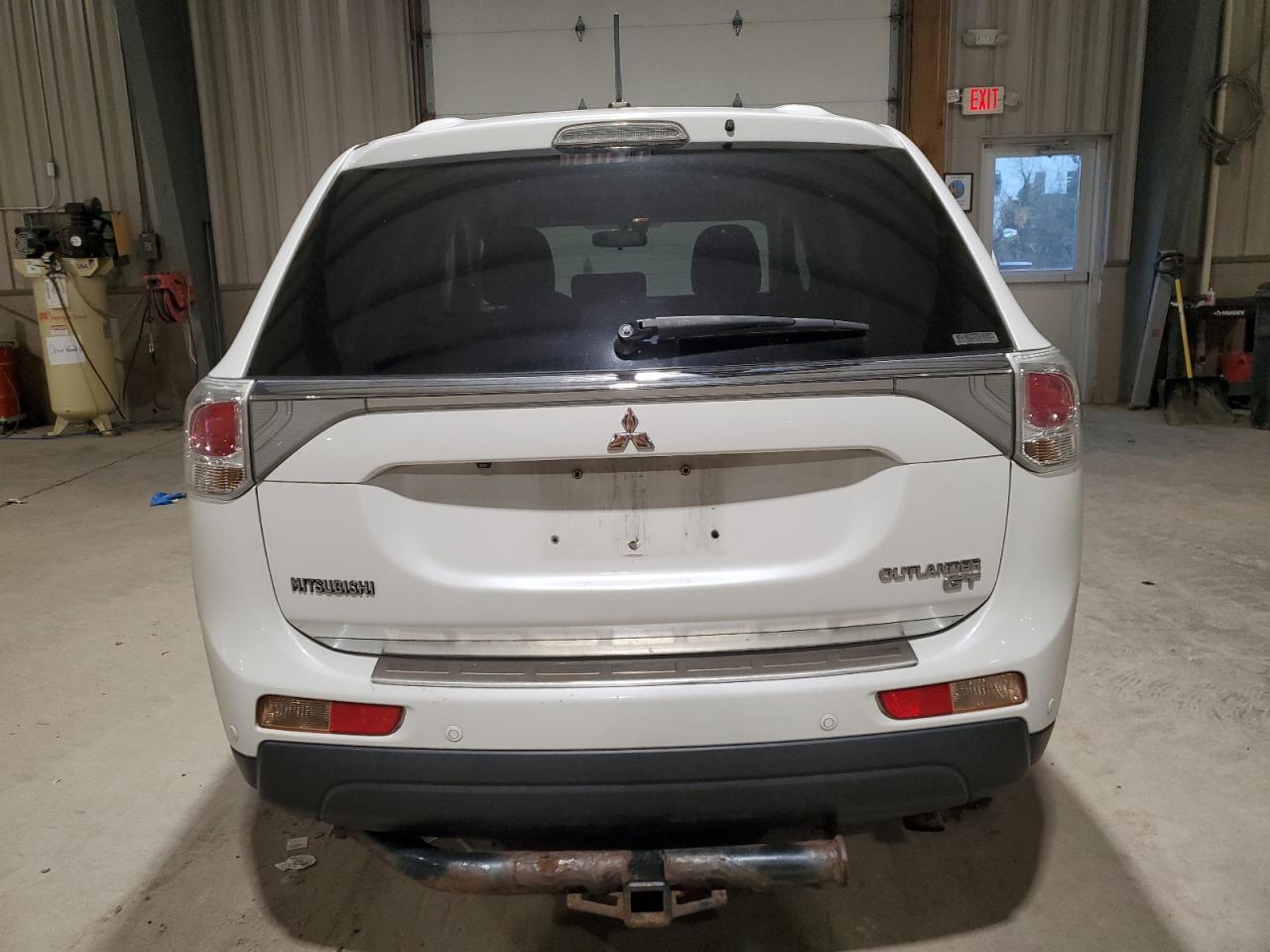 2014 MITSUBISHI outlander