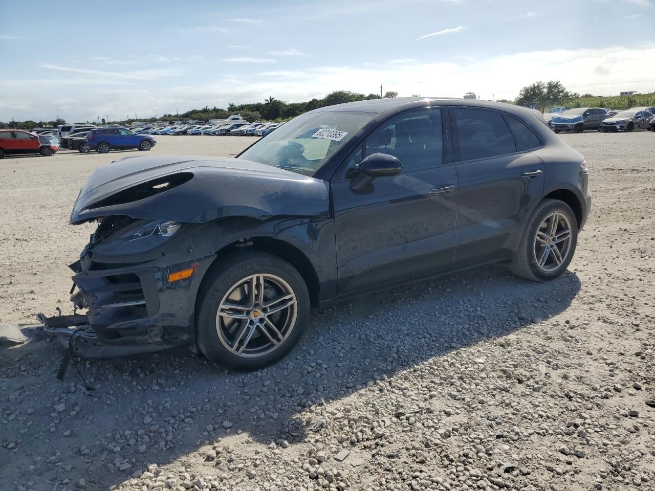 2019 PORSCHE Macan