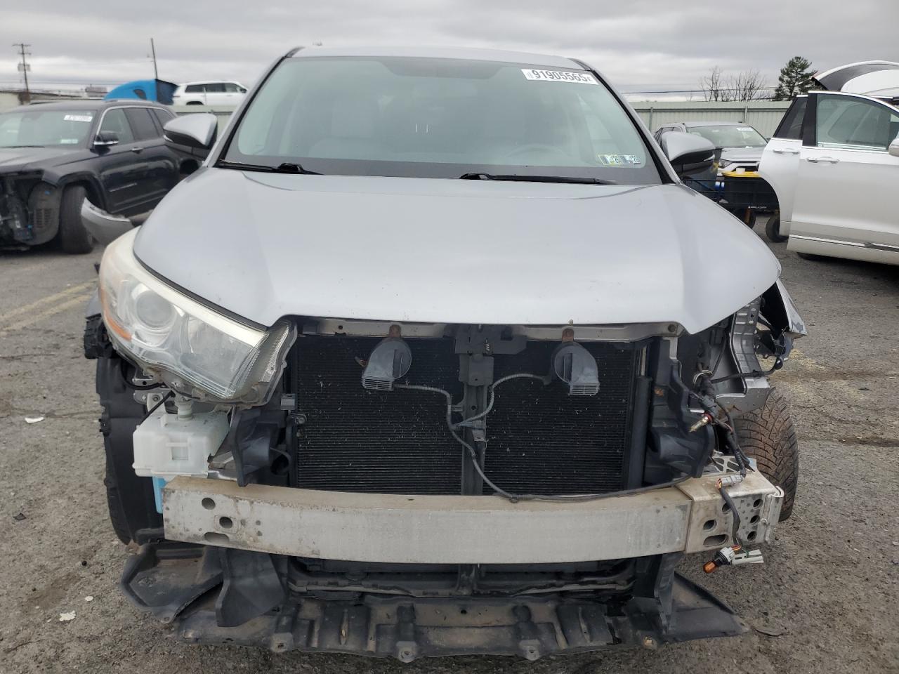 2016 TOYOTA HIGHLANDER
