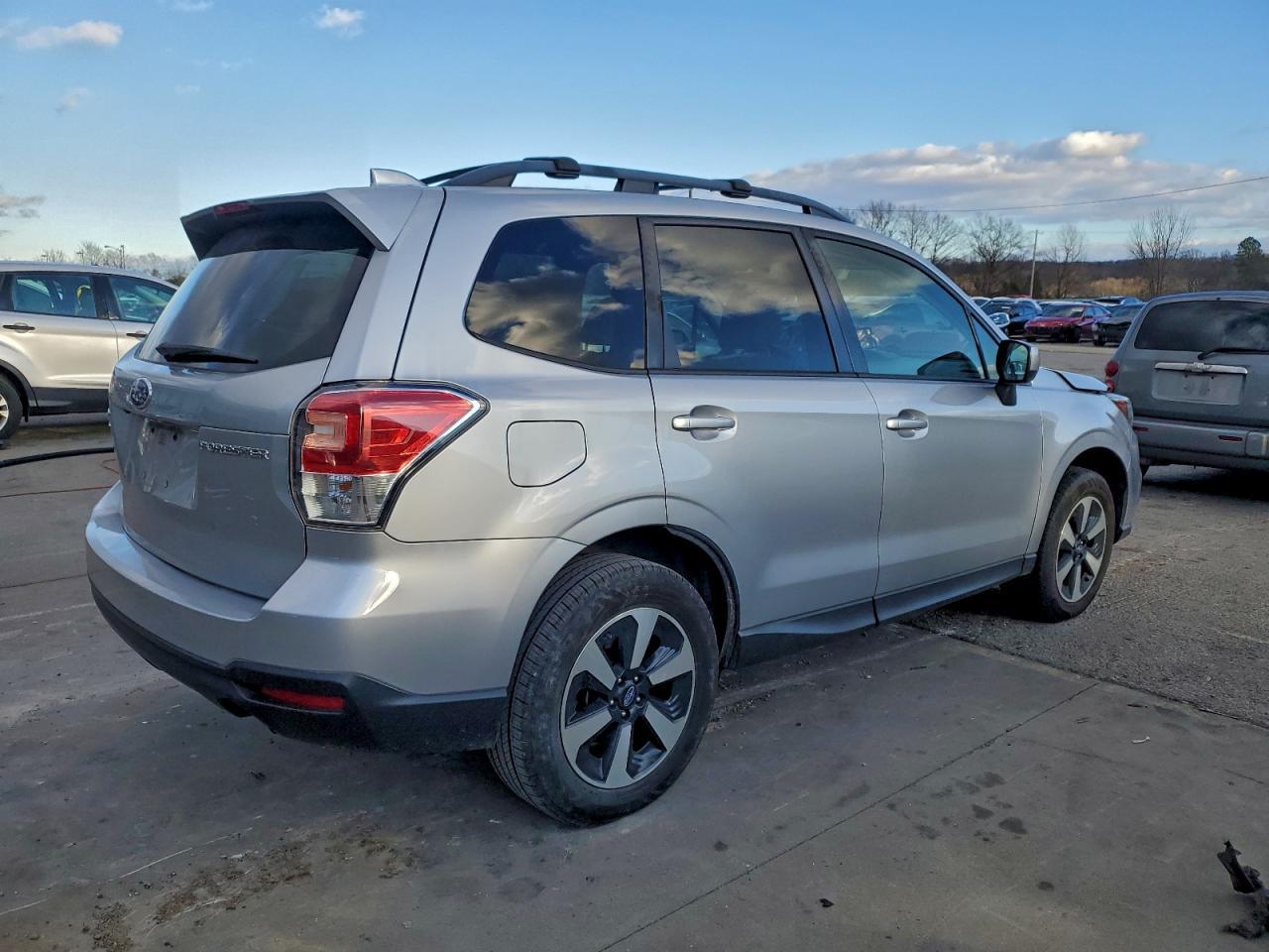2018 SUBARU FORESTER