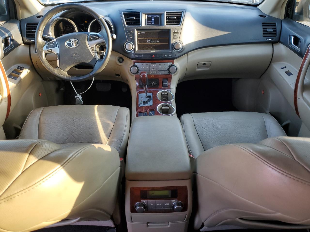 2011 TOYOTA HIGHLANDER