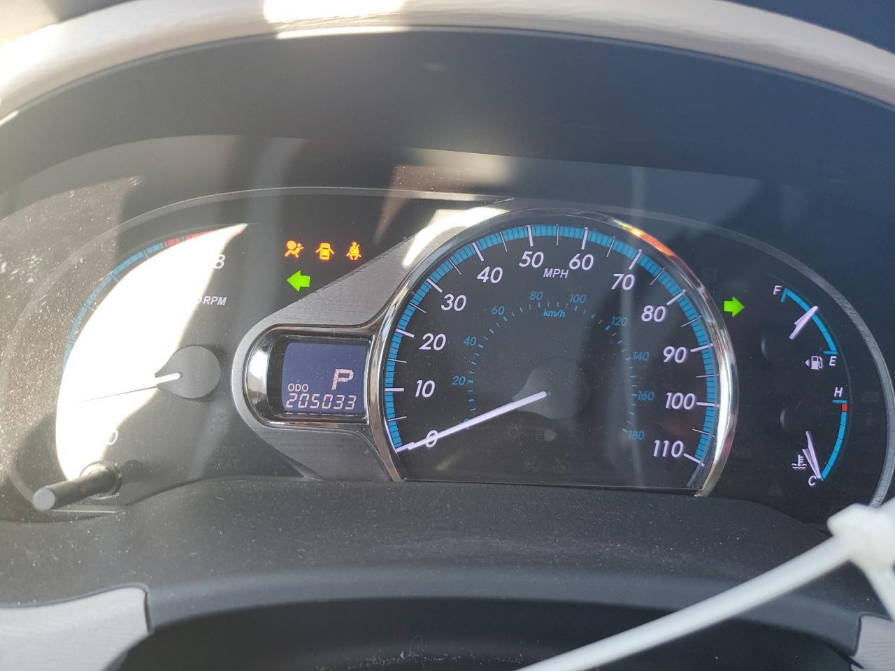 2011 TOYOTA SIENNA