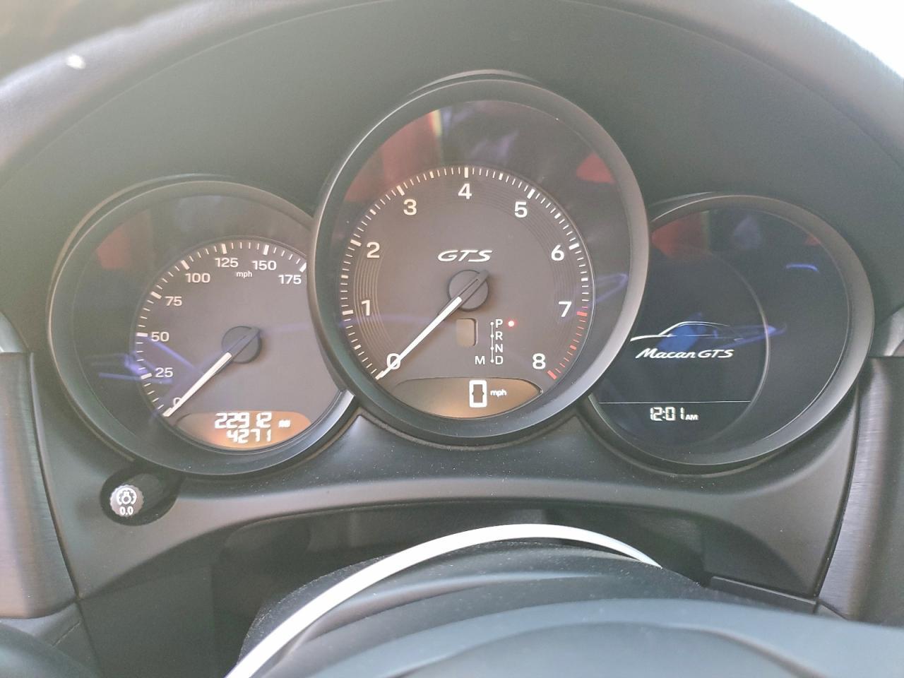 2024 PORSCHE Macan