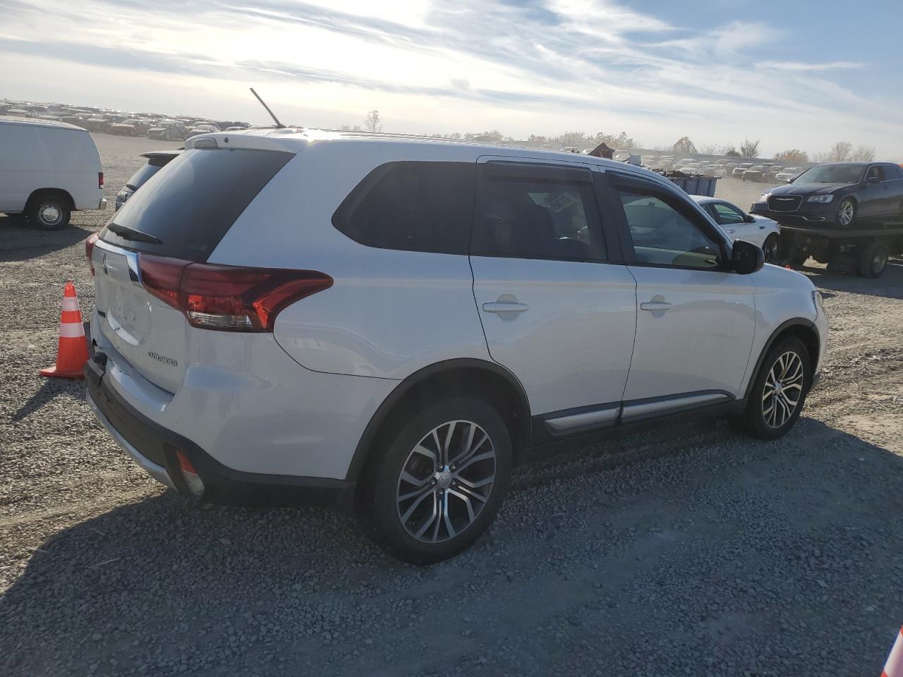 2016 MITSUBISHI outlander