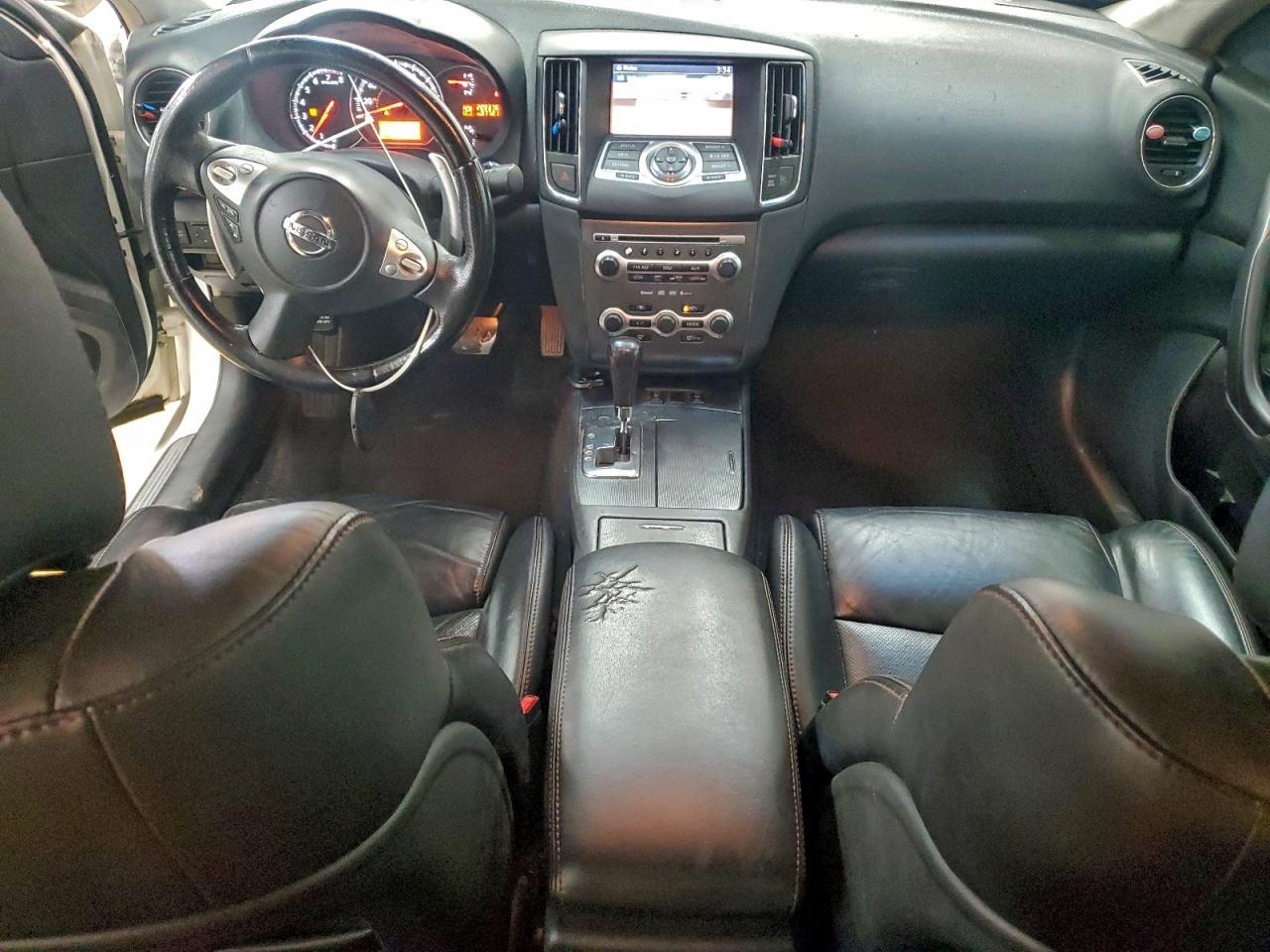 2010 NISSAN Maxima