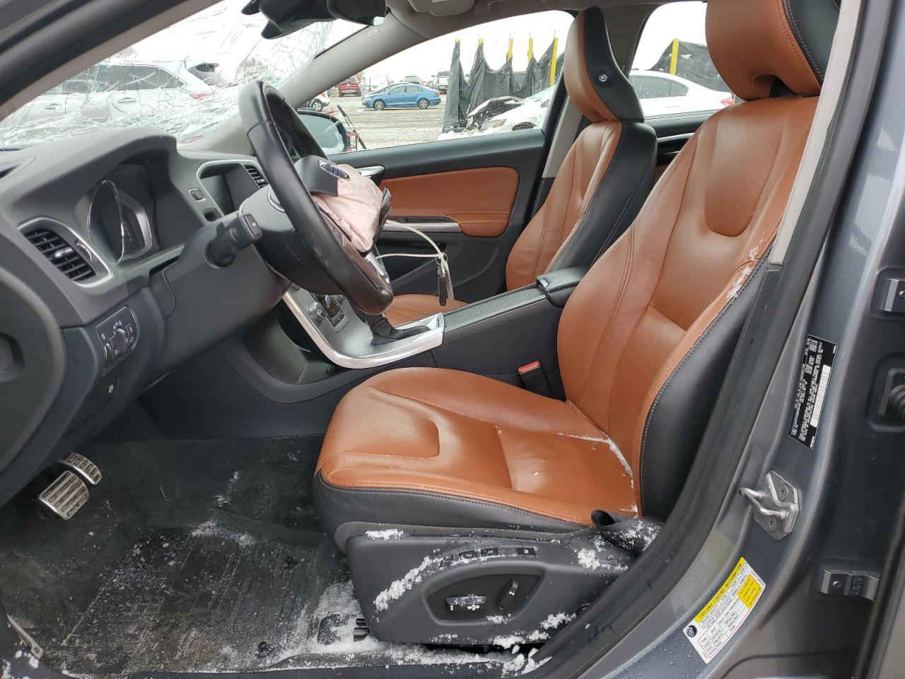 2017 VOLVO S60