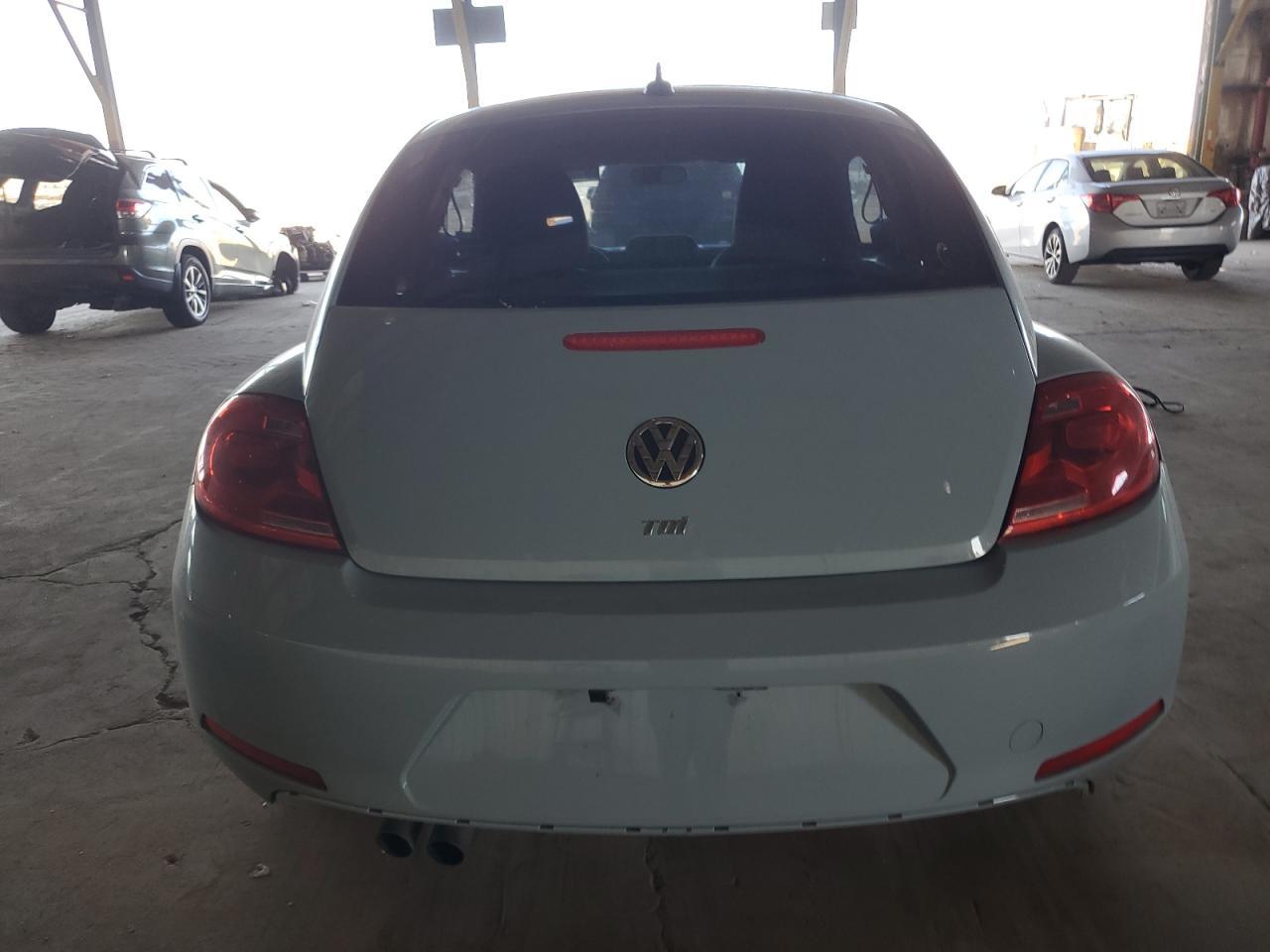 2015 VOLKSWAGEN Beetle