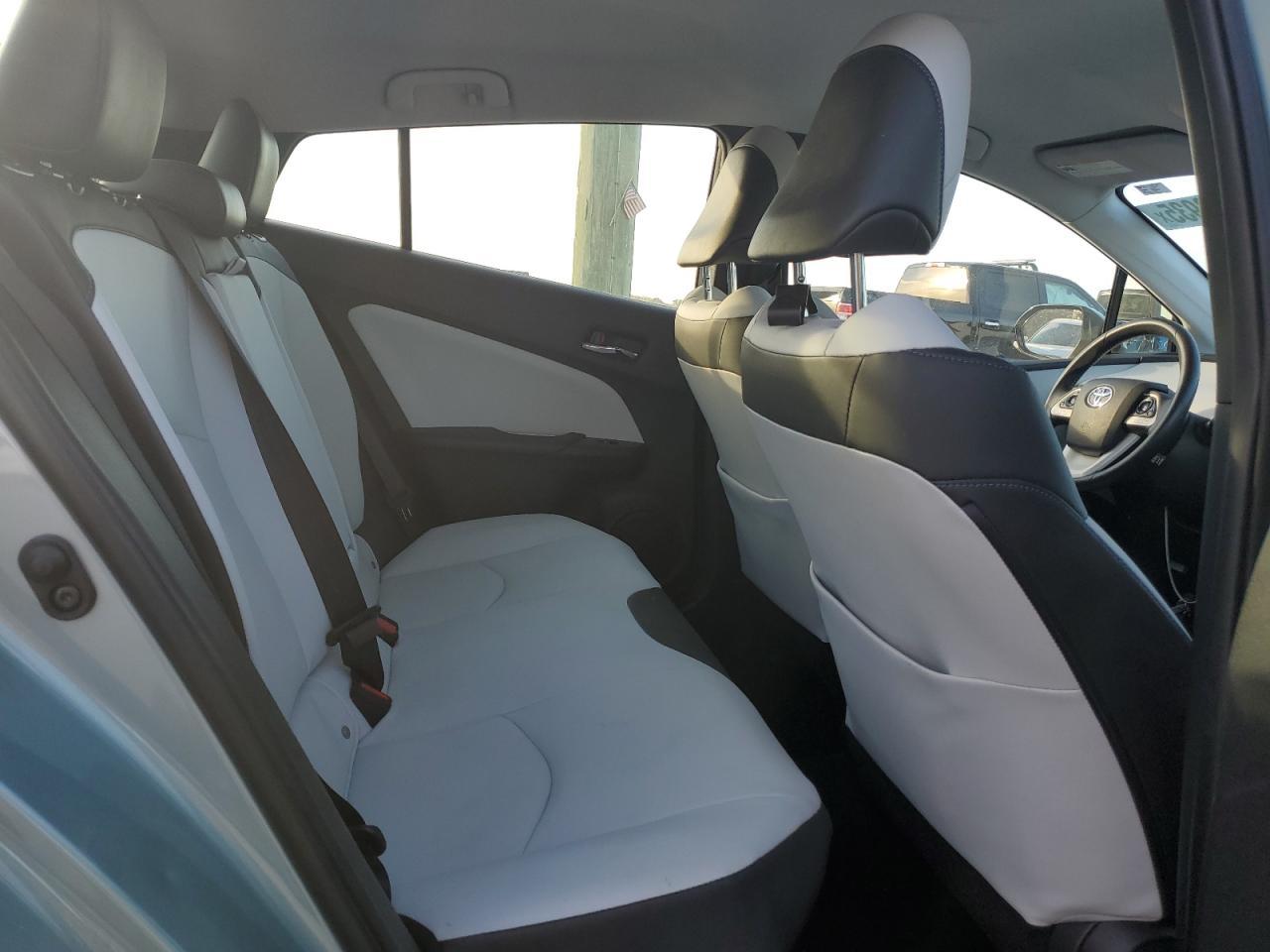 2017 TOYOTA PRIUS