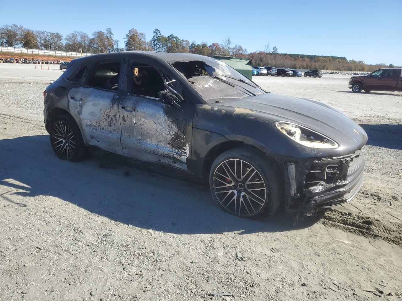 2023 PORSCHE Macan