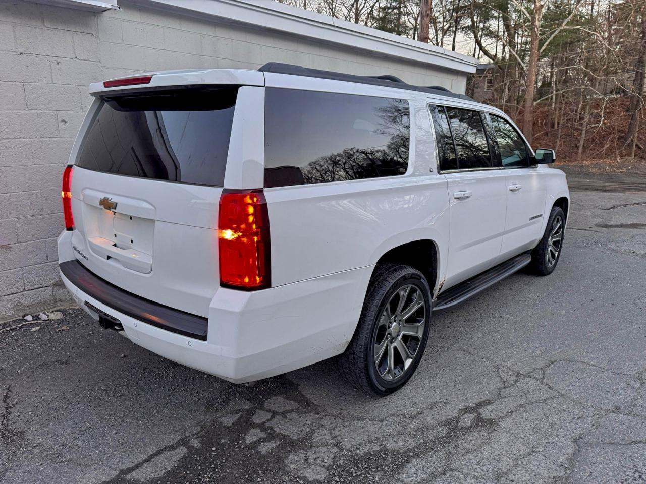 2015 CHEVROLET Suburban