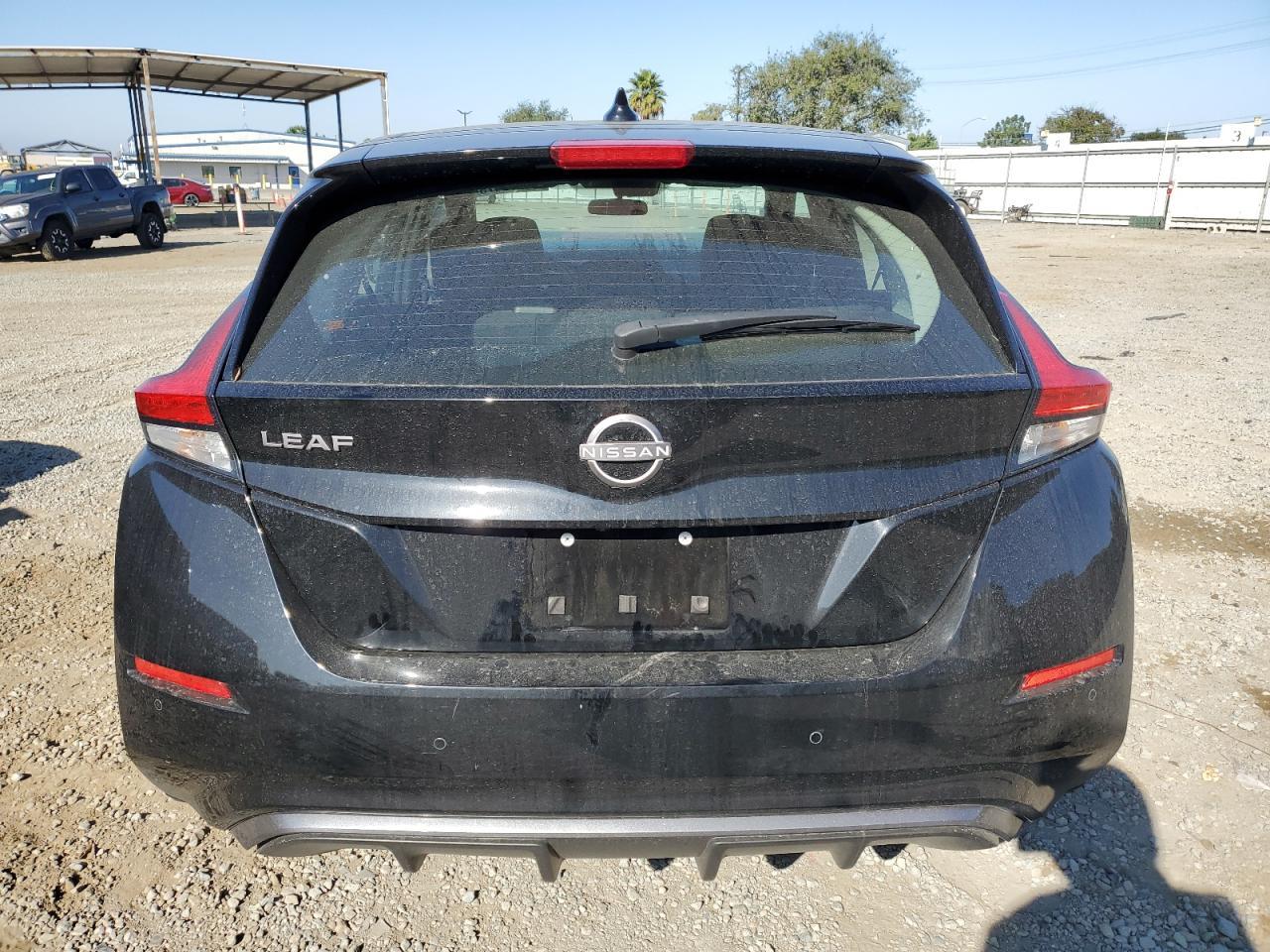 2025 NISSAN LEAF