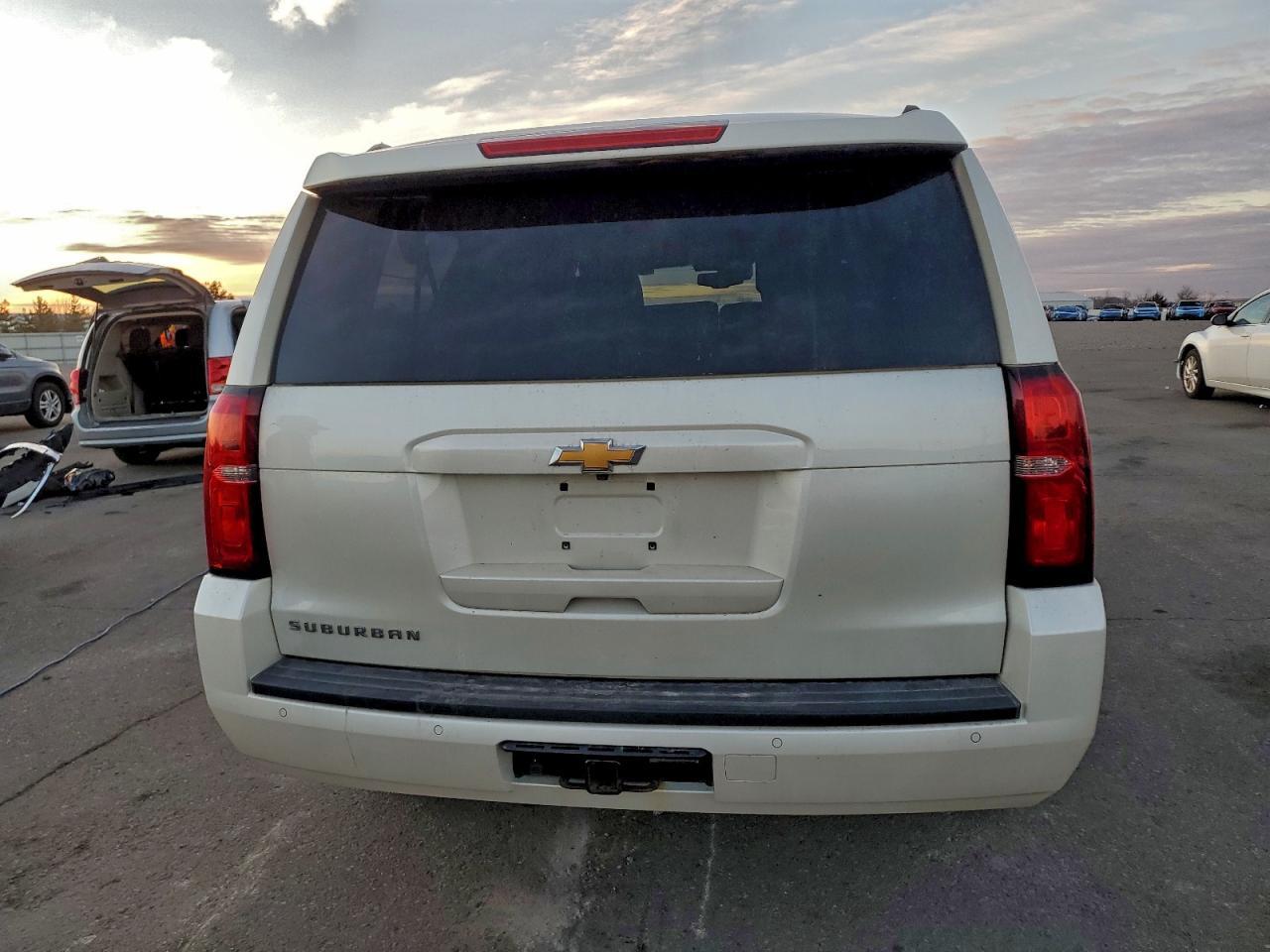 2015 CHEVROLET Suburban