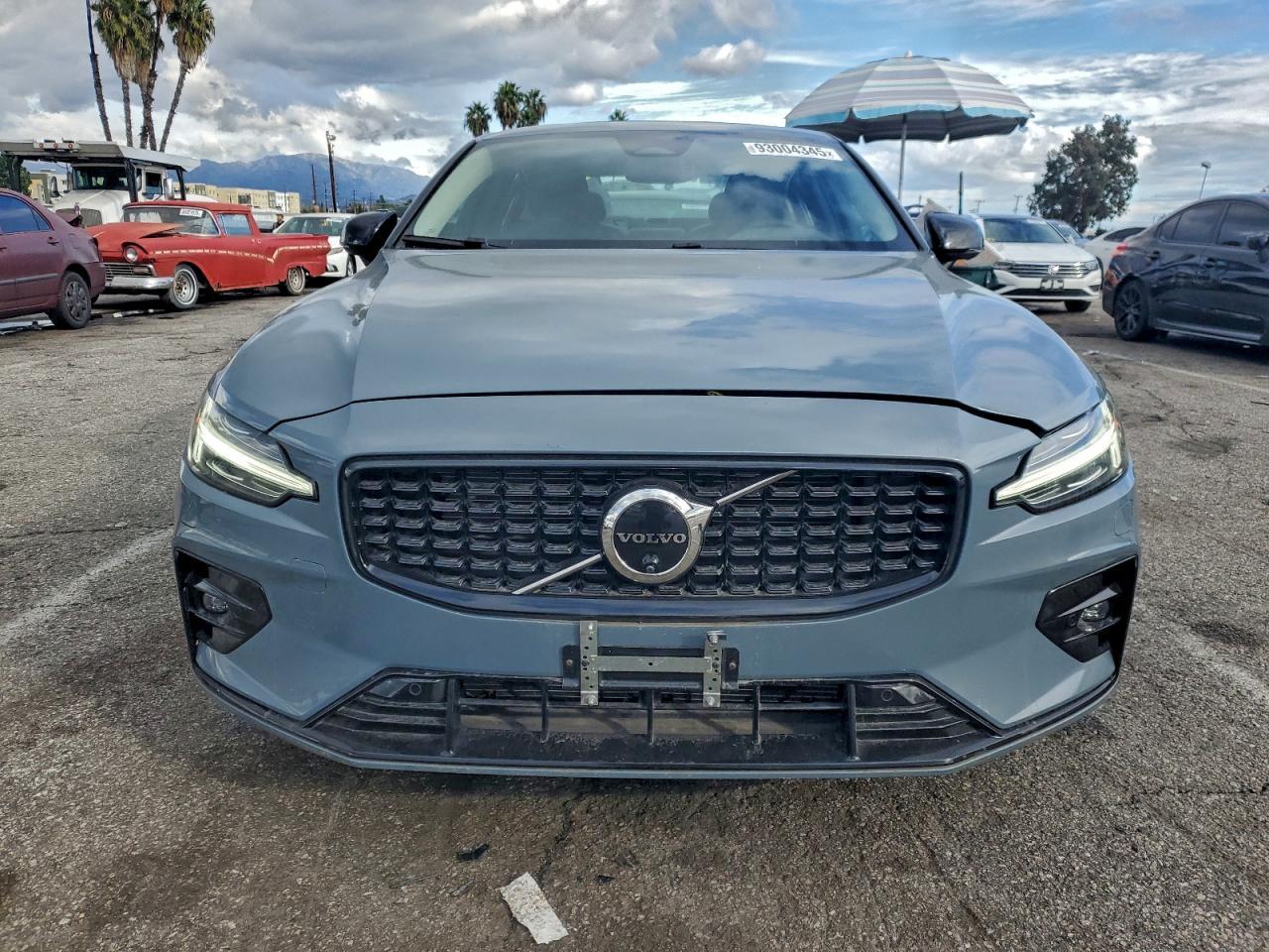 2022 VOLVO S60