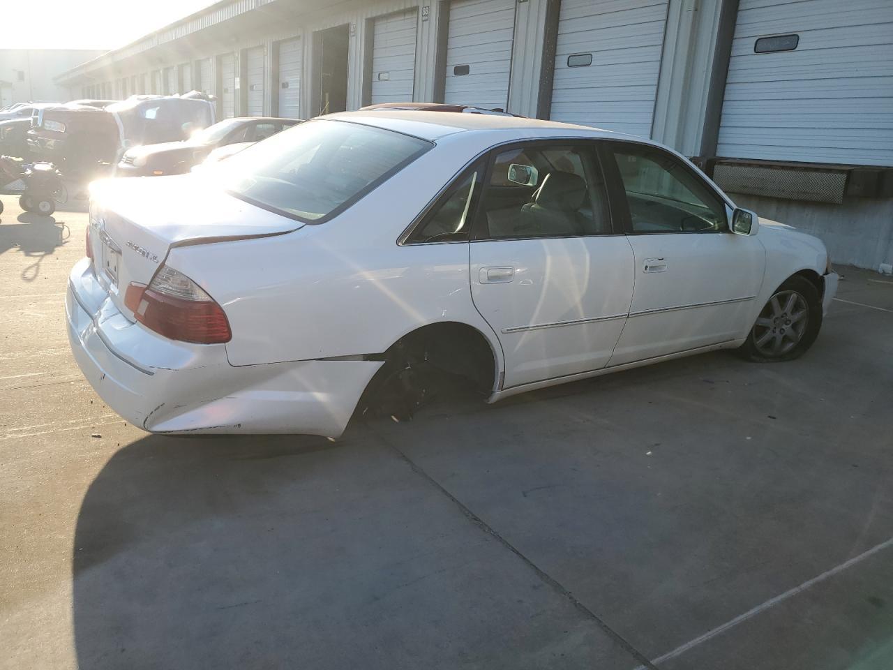 2003 TOYOTA Avalon