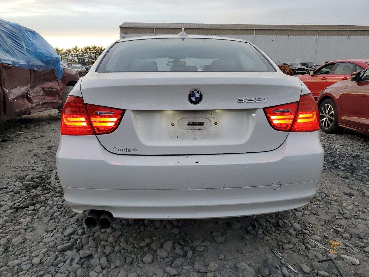 2011 BMW 3 SERIES
