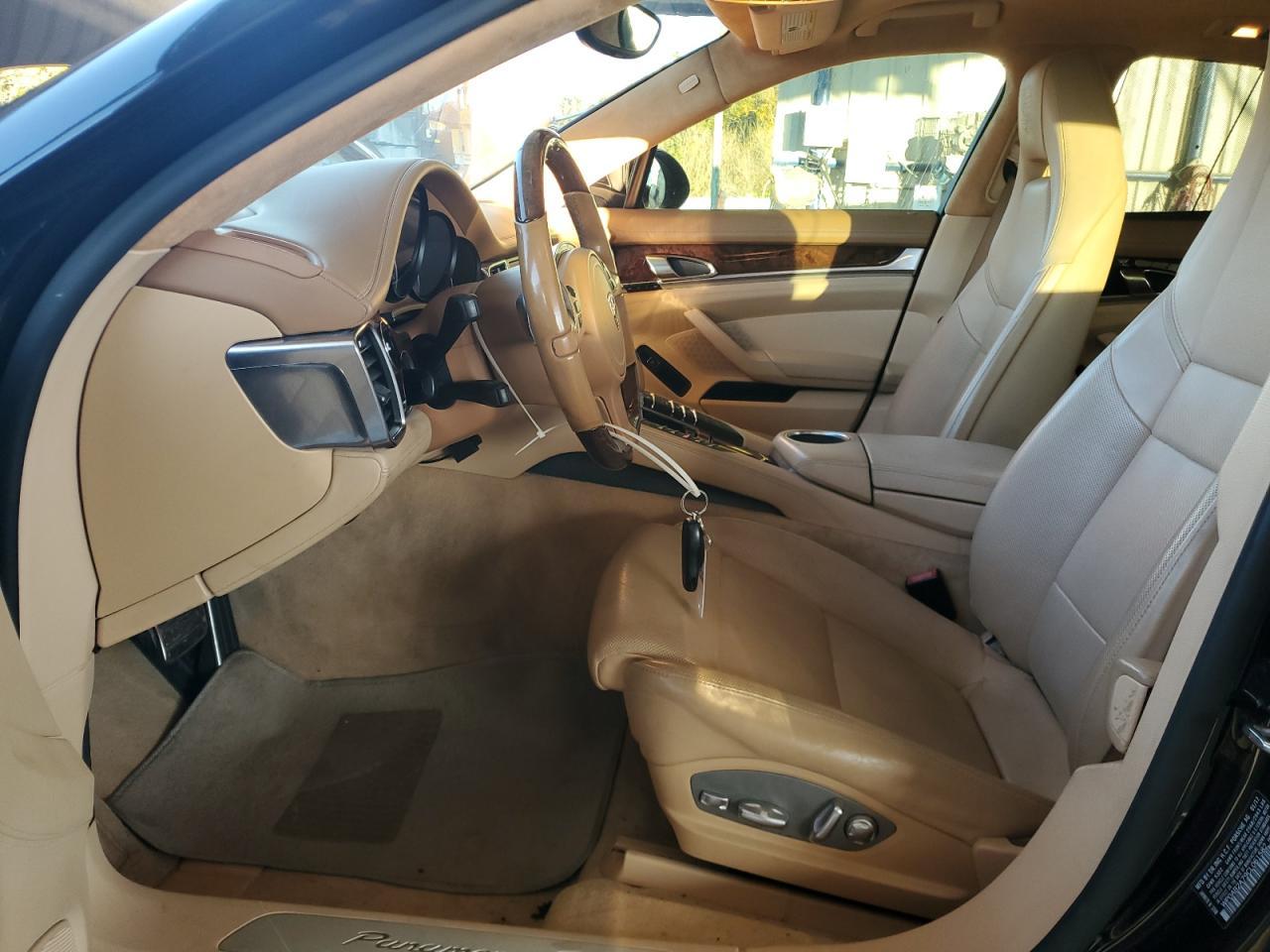 2012 PORSCHE Panamera