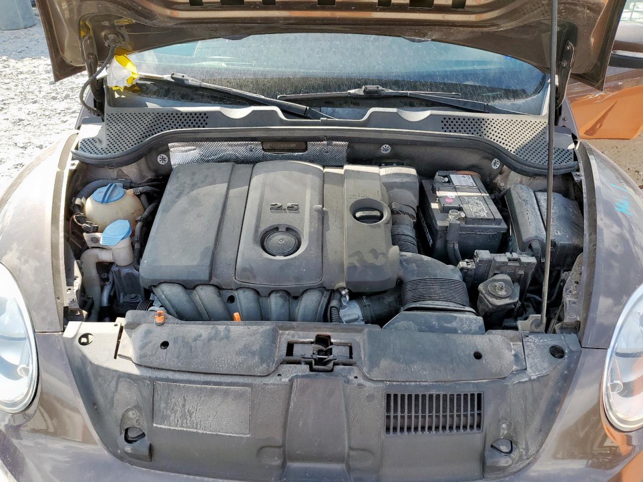 2012 VOLKSWAGEN Beetle