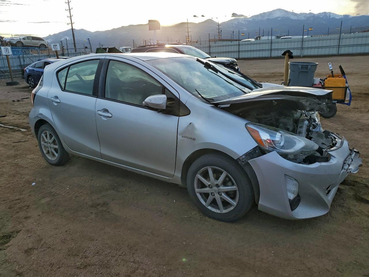 2015 TOYOTA Prius c