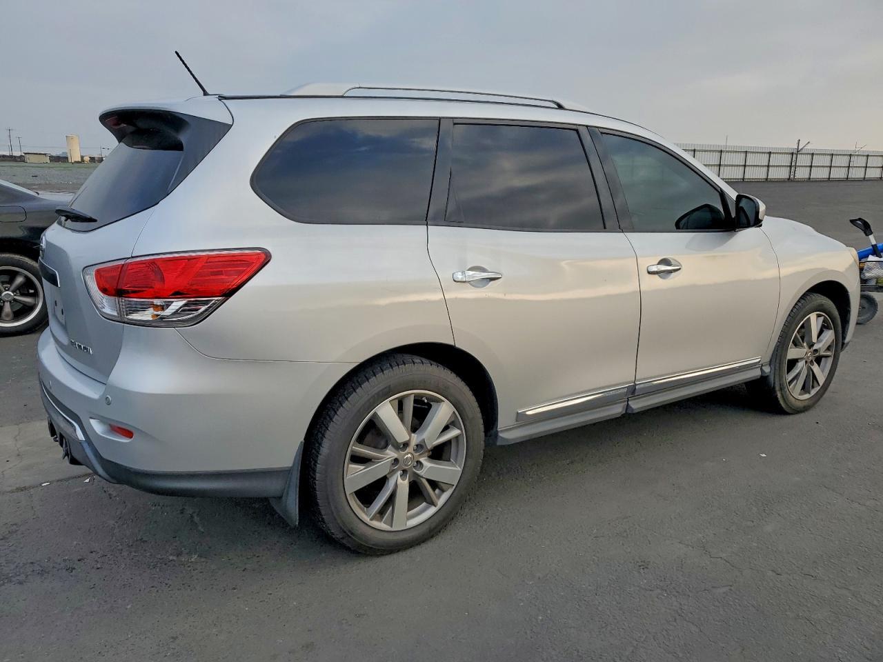 2013 NISSAN PATHFINDER
