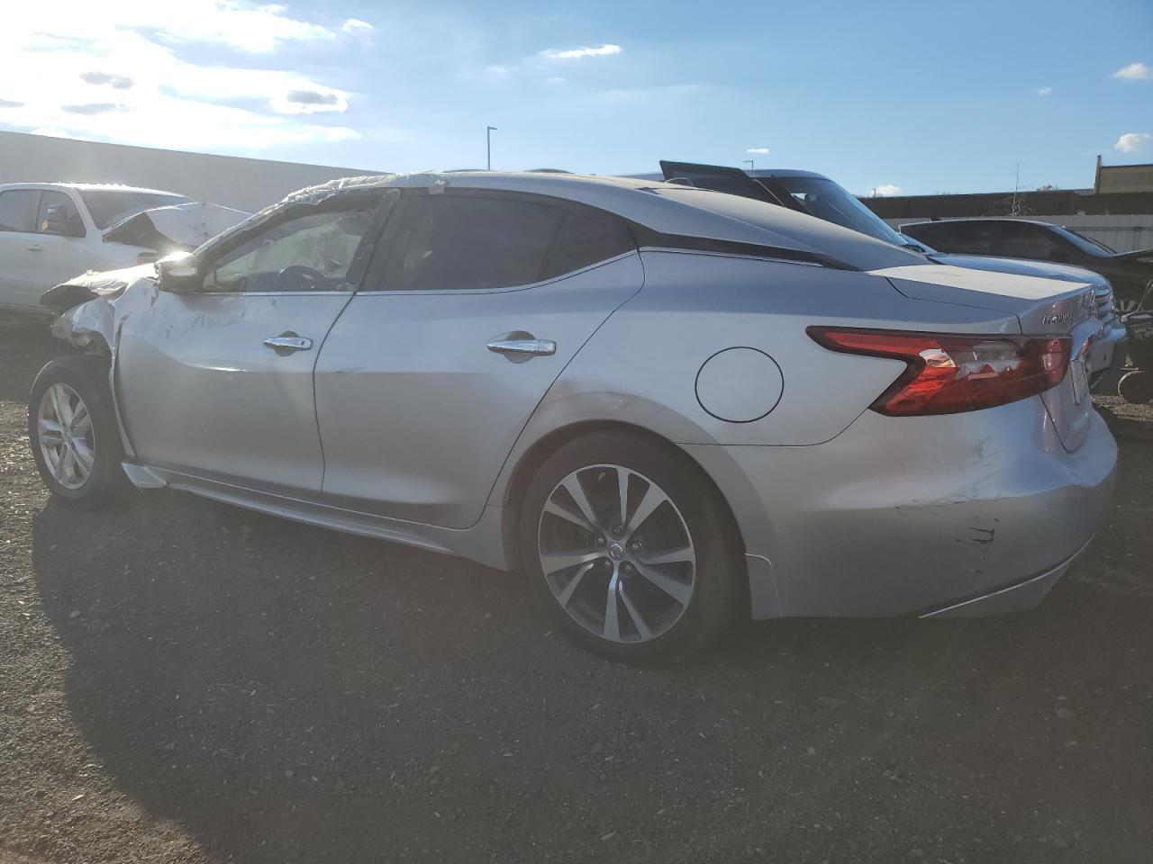 2017 NISSAN Maxima