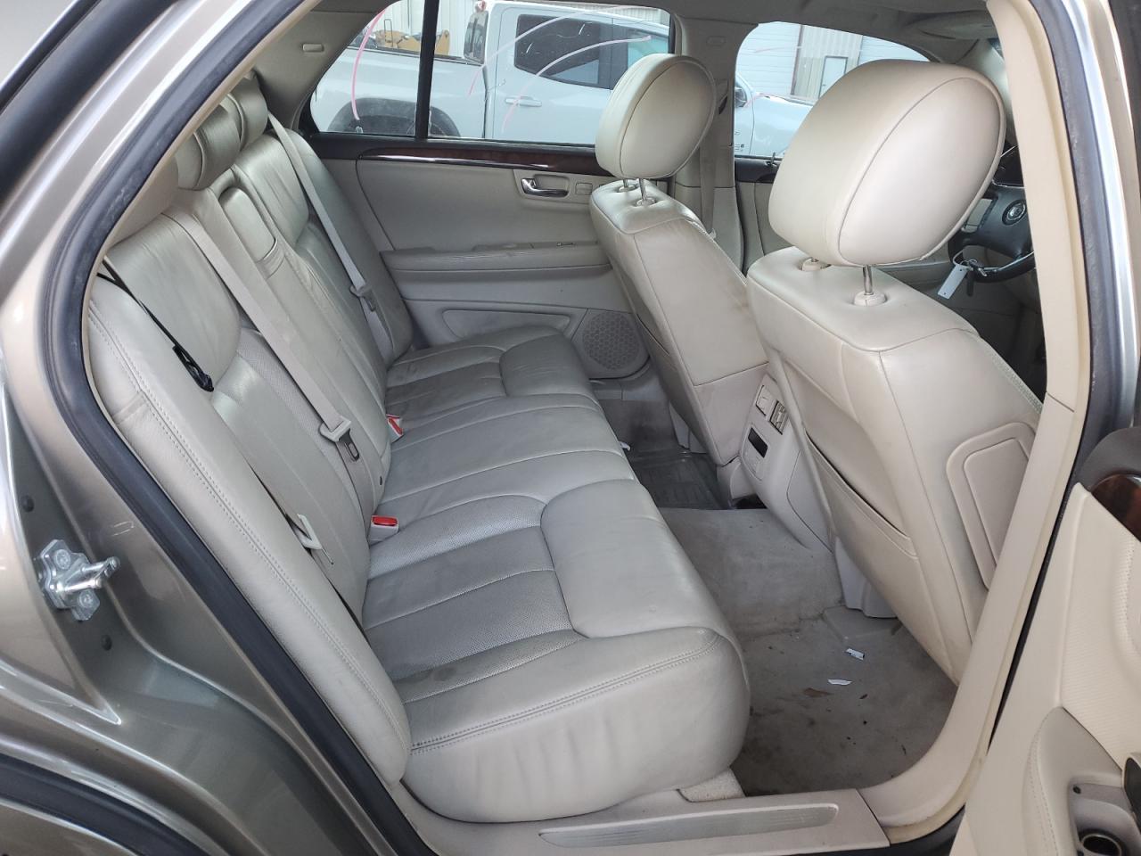 2010 CADILLAC DTS