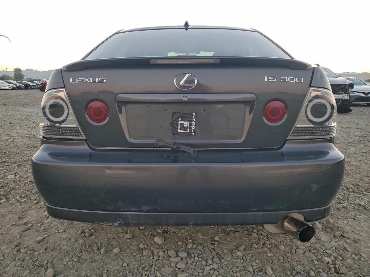 2004 LEXUS IS 300