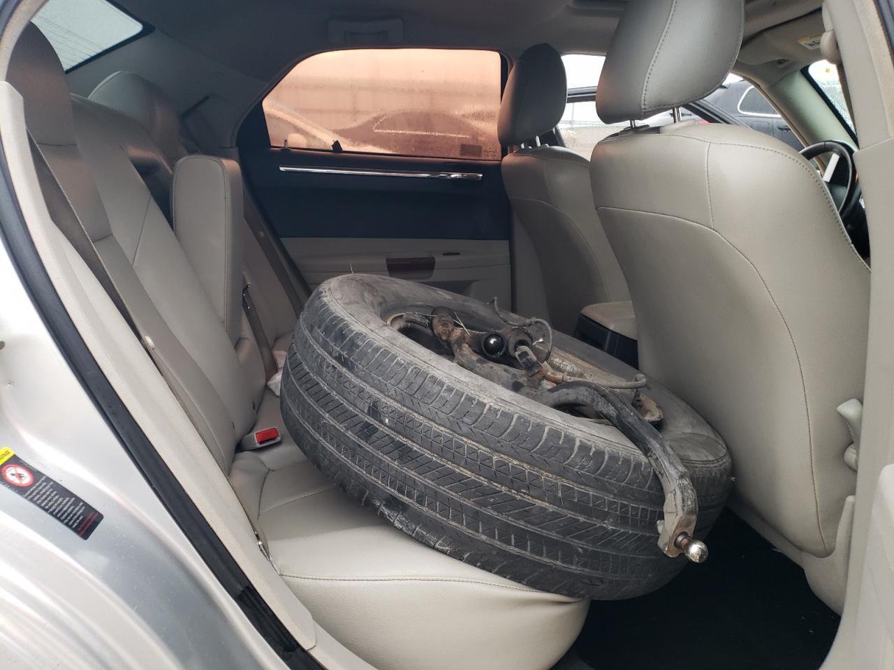 2005 CHRYSLER 300