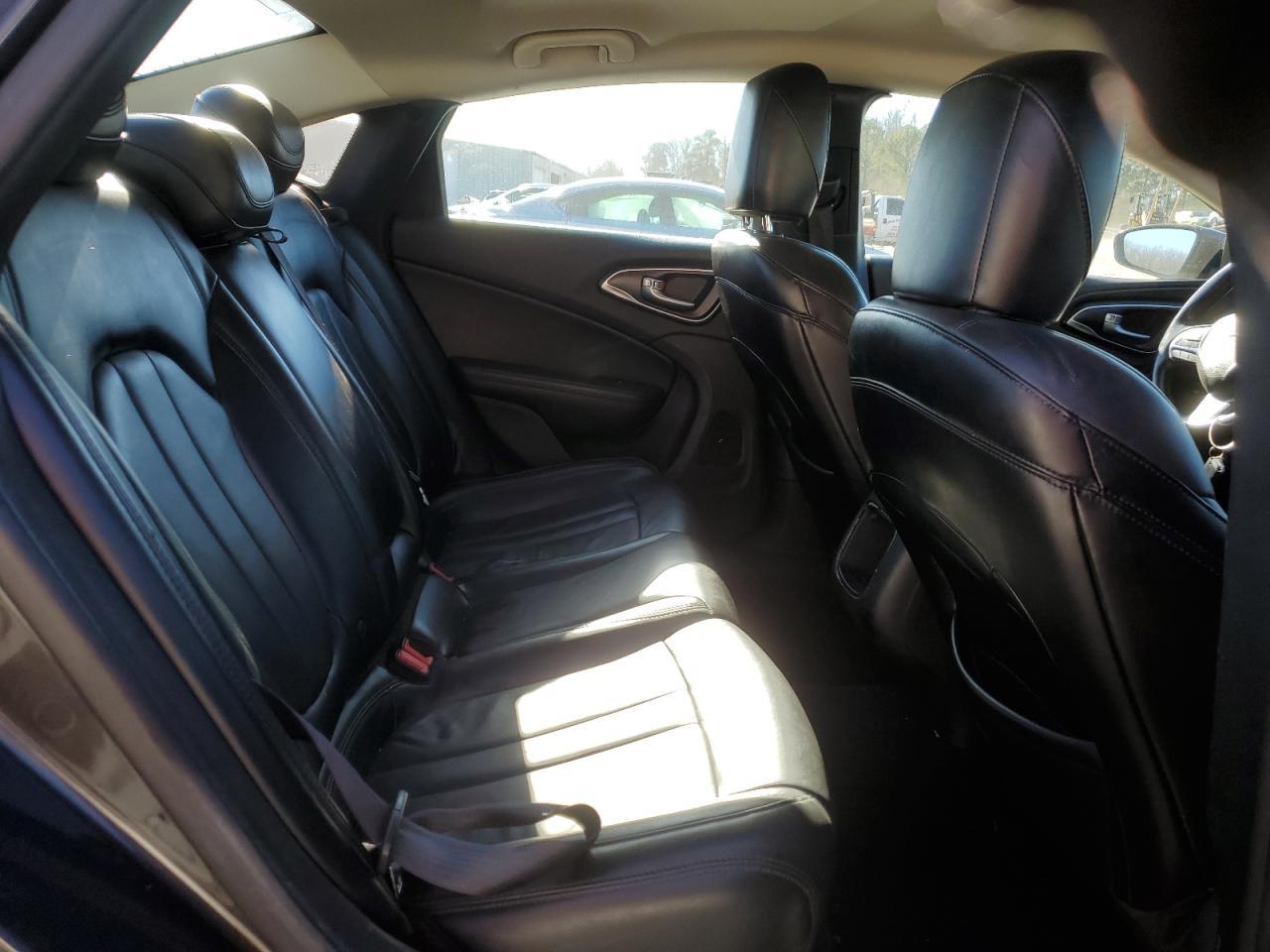 2017 CHRYSLER 200