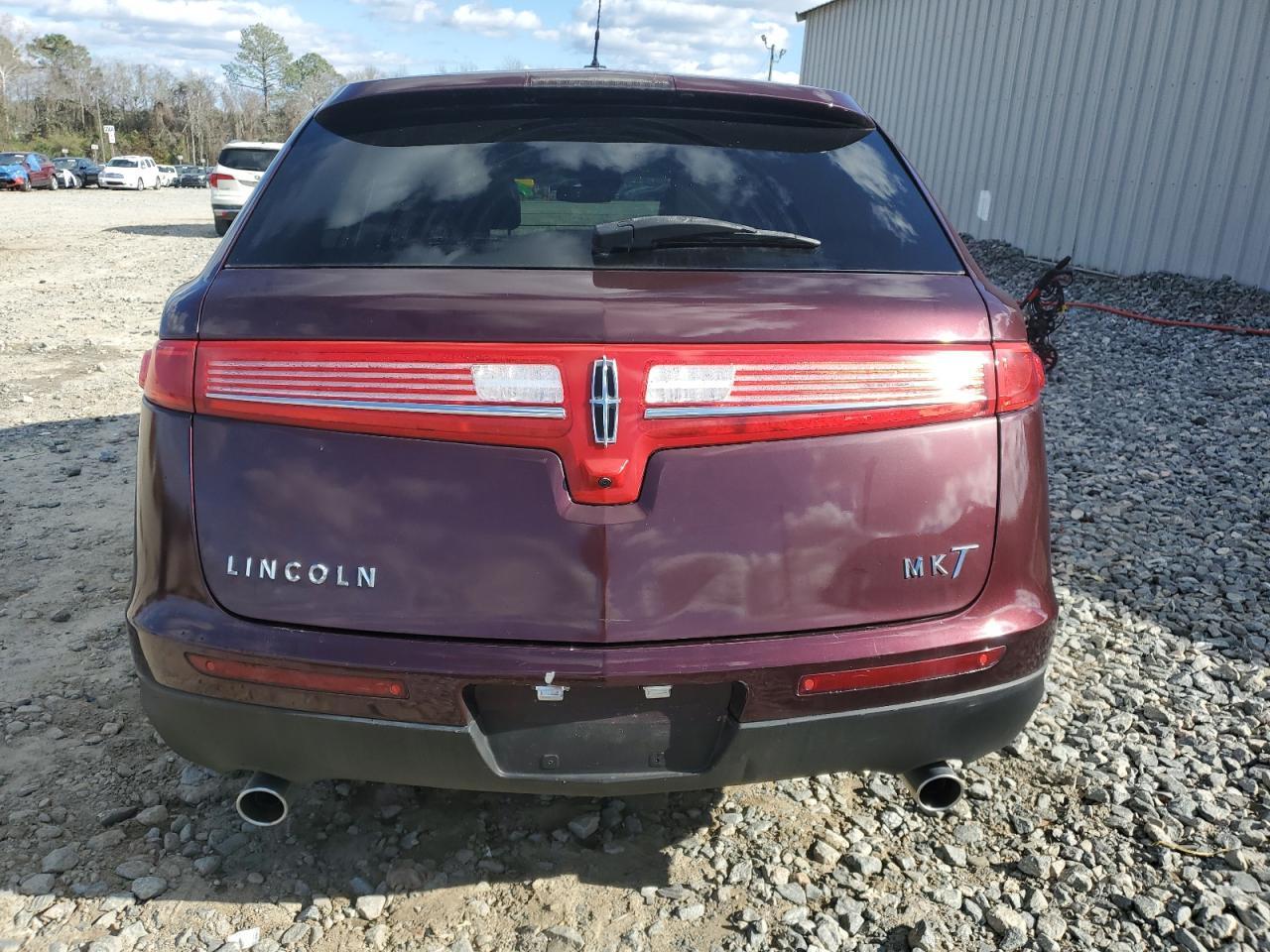 2011 LINCOLN MKT