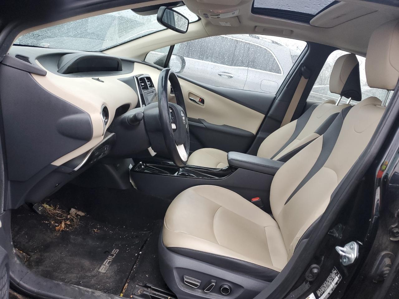 2017 TOYOTA PRIUS