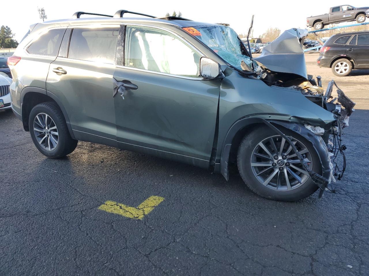 2018 TOYOTA HIGHLANDER