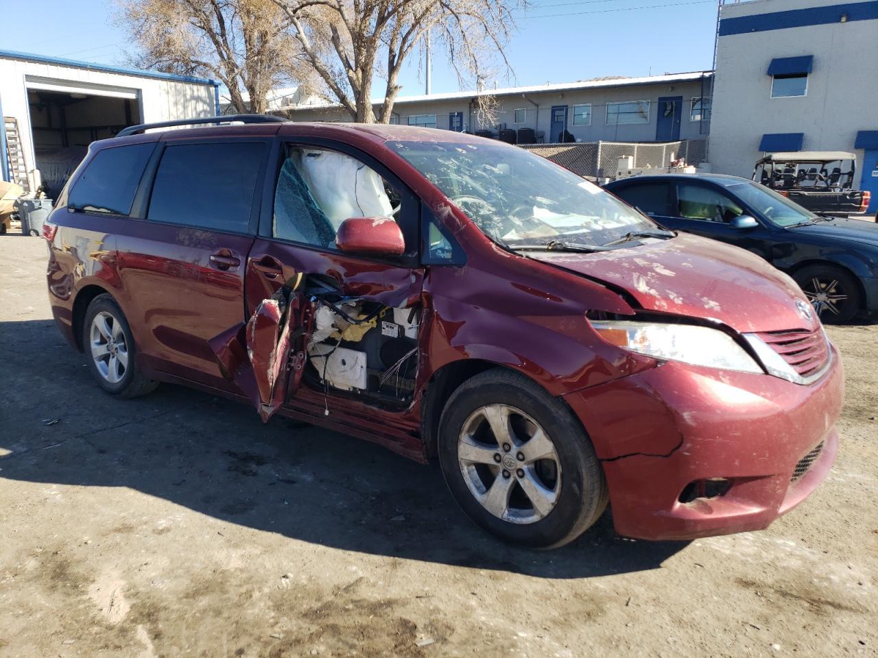 2017 TOYOTA SIENNA