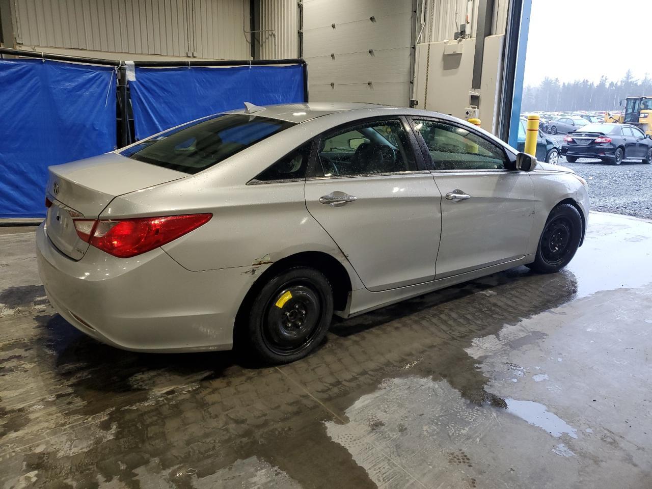 2011 HYUNDAI SONATA