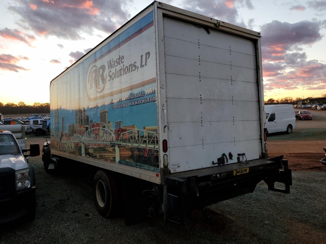 2012 FREIGHTLINER M2 106