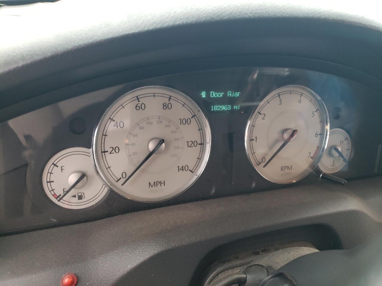 2005 CHRYSLER 300
