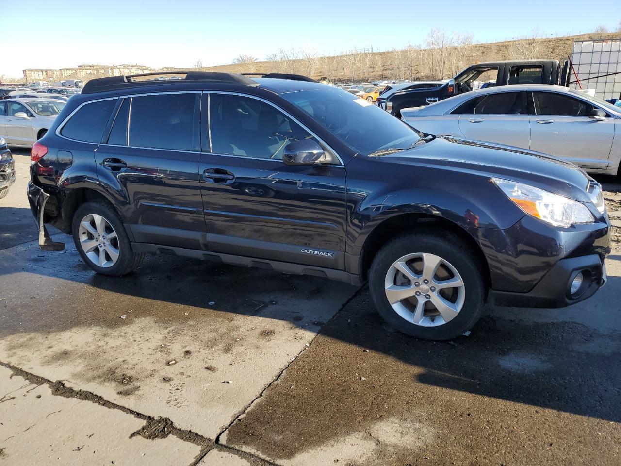 2013 SUBARU Outback