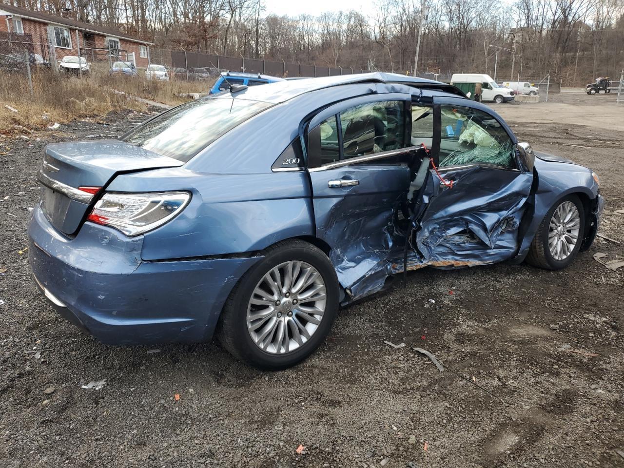 2011 CHRYSLER 200