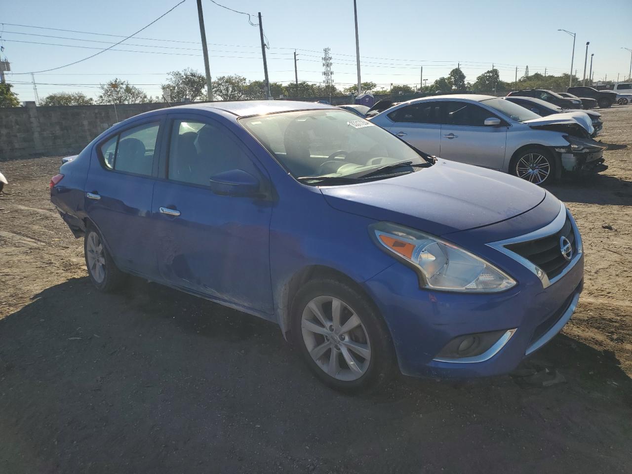 2017 NISSAN VERSA